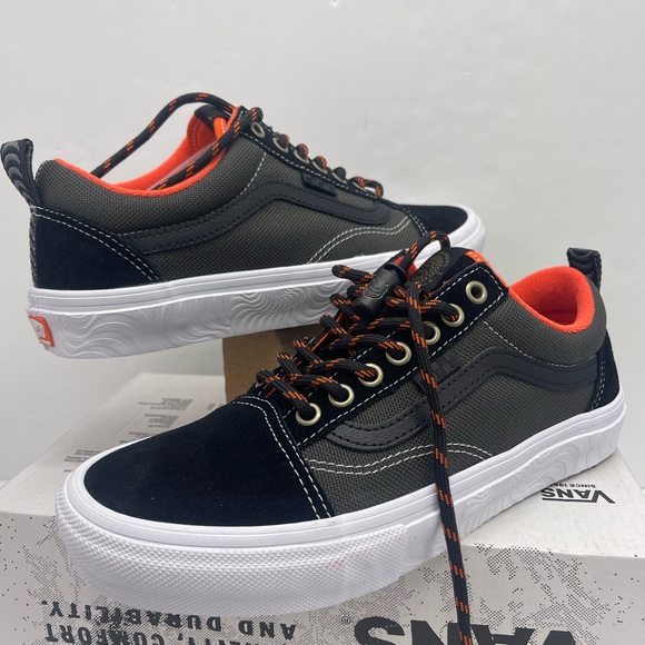 Vans Men's Skate Old Skool
Spitfire Black/Flame
VN0A5FCBBFM Sneakers - Picture 7 of 16